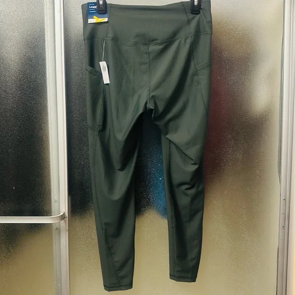 Old Navy Active High-Waisted PowerSoft Rib Pocket Leggings- Dark Ivy - Picture 8 of 8